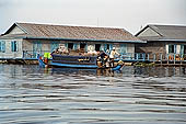 Tonle Sap - Prek Toal floating village - floating houses